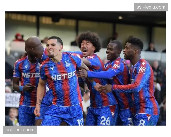 战报:十人应战的卢顿凭借一次精妙的任意球战术客场逼平水晶宫 战报:十人应战的卢顿凭借一次精妙的任意球战术客场逼平水晶宫