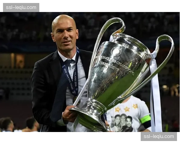 维尼修斯赛后落泪：献给母亲的进球与无法弥补的遗憾