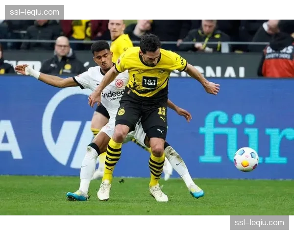 球迷论坛热议：极致控球与极致压迫，哪种足球风格更代表德国足球未来