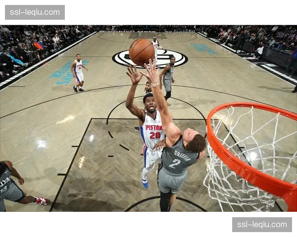 快讯：兰斯通过一次快速反击得分，打破僵局