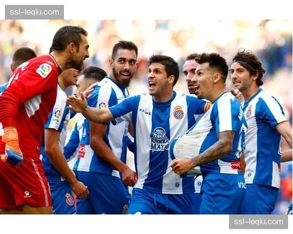 西班牙人vs巴塞罗那赛前，当地媒体聚焦“加泰罗尼亚德比”的风格传承与对抗